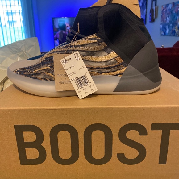 Yeezy QNTM